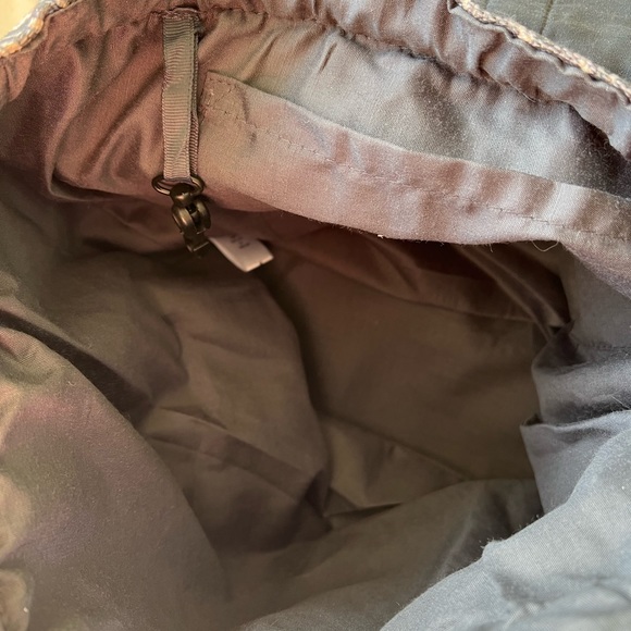 Fun knapsack with beach vibes. Drawstring and metal clasp. Canvas material - Picture 5 of 7